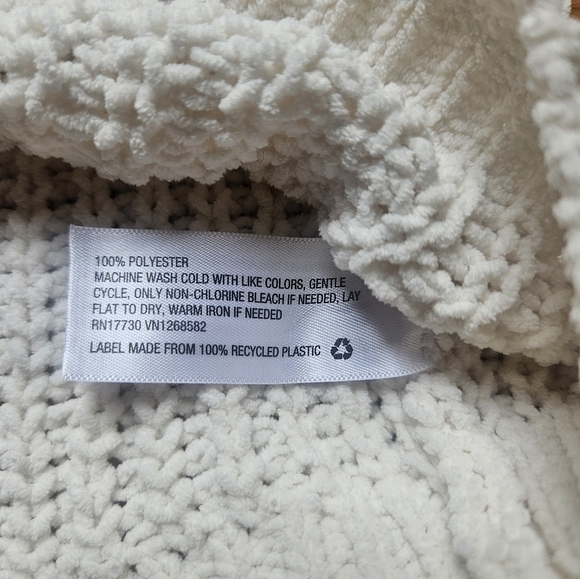 Universal Thread White Crew Neck Sweater with Cable Knit Design - Picture 6 of 10